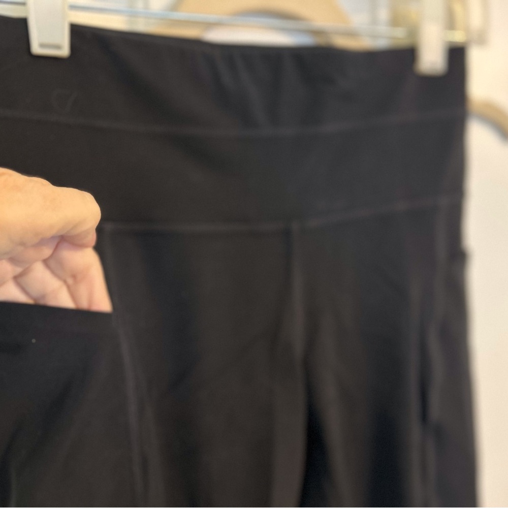 Athleta Black Niyama 7/8 Tight in Powervita with Laser-cut details (NWOT) - Picture 6 of 13